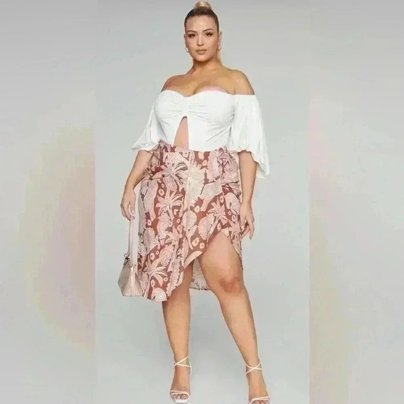 Fashion To Figure Blythe Faux Wrap Printed Skirt size 2 - Picture 1 of 10